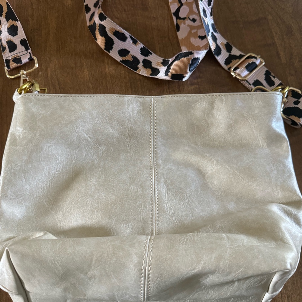 Crossbody purse with 2 straps